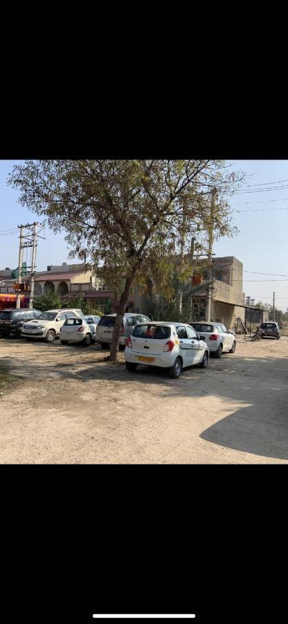 Mufis Homestay, Emerald Compound, New Palam Vihar-2 Gurgaon Exterior photo